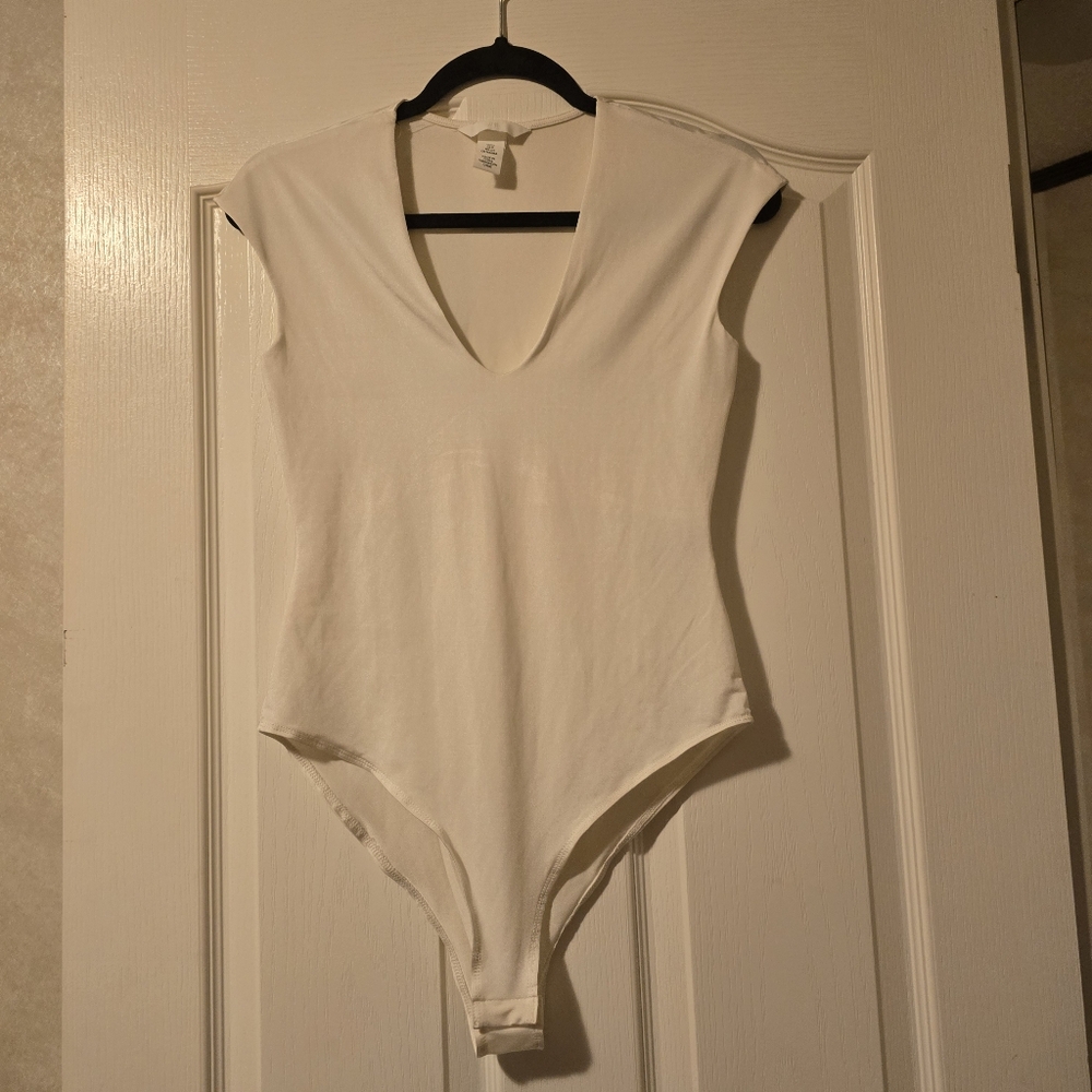 H&M Cream Bodysuit - Picture 2 of 3